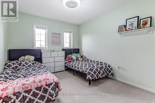 331 Ravineview Way, Oakville, ON - Indoor Photo Showing Bedroom
