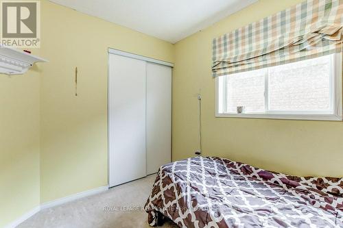 331 Ravineview Way, Oakville, ON - Indoor Photo Showing Bedroom
