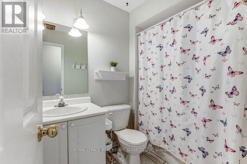331 Ravineview Way, Oakville, ON - Indoor Photo Showing Bathroom