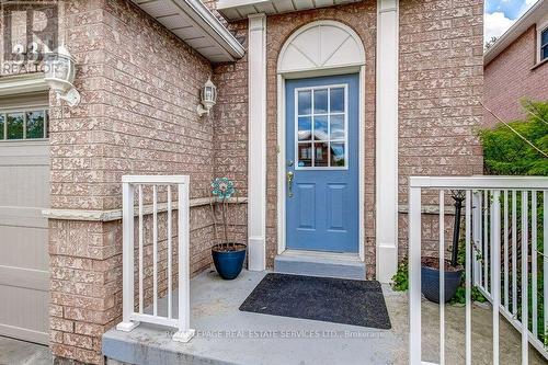331 Ravineview Way, Oakville, ON - Outdoor With Exterior