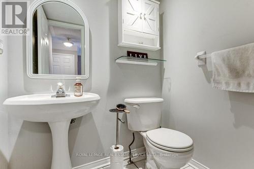 Convenient Powder room - 331 Ravineview Way, Oakville, ON - Indoor Photo Showing Bathroom