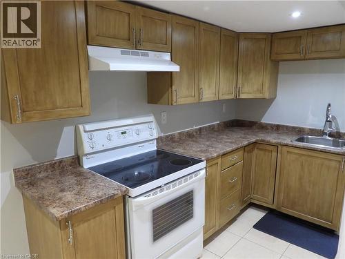 285 East 28Th Street, Hamilton, ON - Indoor Photo Showing Kitchen