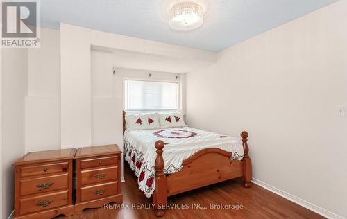 836 Avocado Crescent, Mississauga, ON - Indoor Photo Showing Bedroom