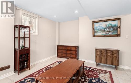 836 Avocado Crescent, Mississauga, ON - Indoor