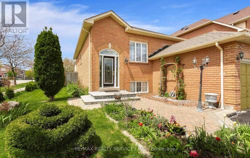 836 Avocado Crescent, Mississauga, ON - Outdoor