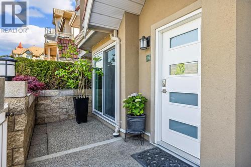 1156 Sunset Drive Unit# 123, Kelowna, BC - Outdoor With Exterior