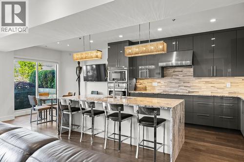 1156 Sunset Drive Unit# 123, Kelowna, BC - Indoor Photo Showing Kitchen With Upgraded Kitchen