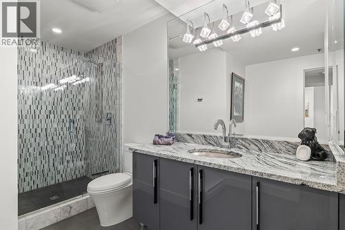 Main floor washroom - 1156 Sunset Drive Unit# 123, Kelowna, BC - Indoor Photo Showing Bathroom
