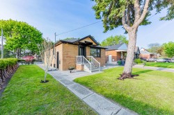16 Boem Avenue  Toronto, ON M1R 3T1