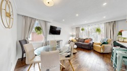 33 Neapolitan Drive Toronto, ON M1P 4B2