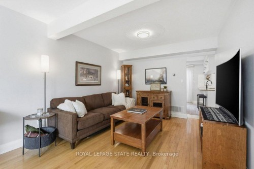 1402 Ghent Avenue, Burlington, ON - Indoor Photo Showing Living Room