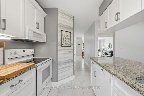 1402 Ghent Avenue, Burlington, ON - Indoor Photo Showing Kitchen