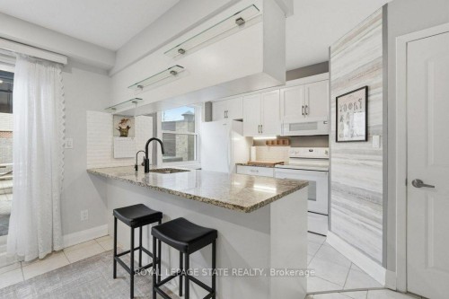1402 Ghent Avenue, Burlington, ON - Indoor Photo Showing Kitchen