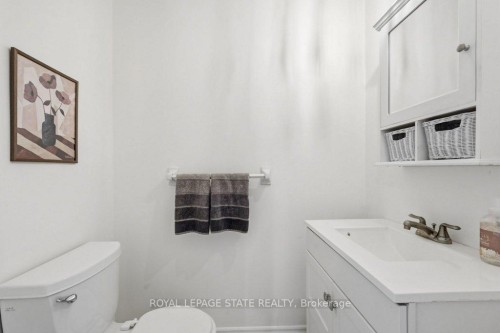 1402 Ghent Avenue, Burlington, ON - Indoor Photo Showing Bathroom