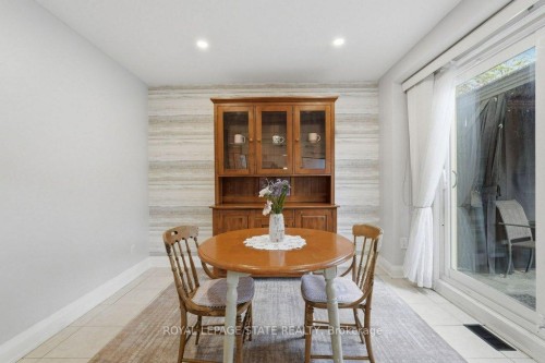 1402 Ghent Avenue, Burlington, ON - Indoor Photo Showing Dining Room