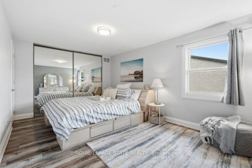 1402 Ghent Avenue, Burlington, ON - Indoor Photo Showing Bedroom