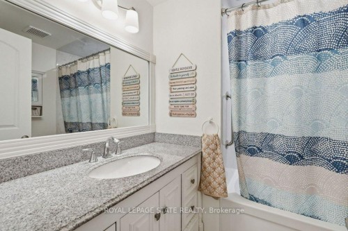 1402 Ghent Avenue, Burlington, ON - Indoor Photo Showing Bathroom