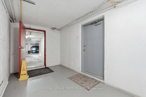 1402 Ghent Avenue, Burlington, ON - Indoor Photo Showing Other Room