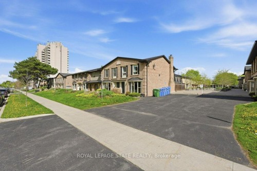 1402 Ghent Avenue, Burlington, ON - Outdoor With Facade