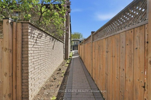 1402 Ghent Avenue, Burlington, ON - Outdoor