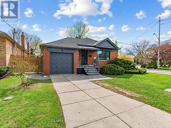 1 FERNCLIFF COURT Toronto, ON M4B 2M3