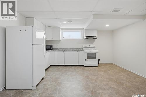 3714 Sandringham Road E, Regina, SK - Indoor Photo Showing Kitchen