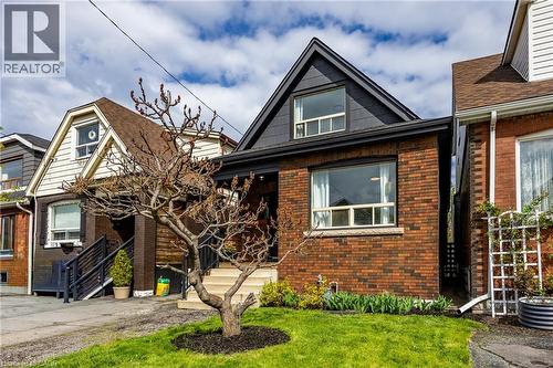 158 Balsam Avenue N, Hamilton, ON - Outdoor