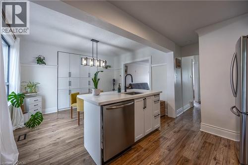 158 Balsam Avenue N, Hamilton, ON - Indoor Photo Showing Kitchen With Stainless Steel Kitchen