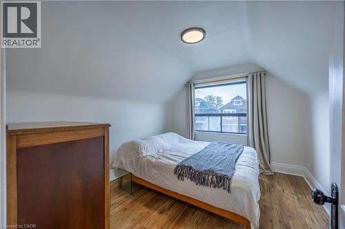 158 Balsam Avenue N, Hamilton, ON - Indoor Photo Showing Bedroom