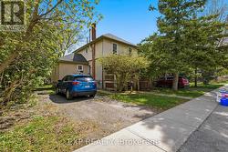 33 BURTON STREET Belleville (Belleville Ward), ON K8P 1E5