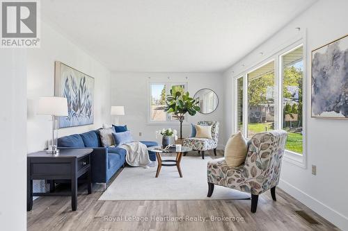 80157 Sharpes Creek Line, Central Huron (Goderich), ON - Indoor Photo Showing Living Room