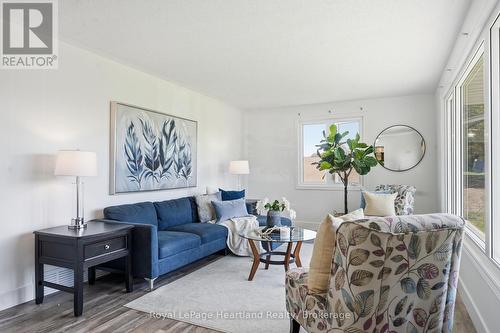 80157 Sharpes Creek Line, Central Huron (Goderich), ON - Indoor Photo Showing Living Room