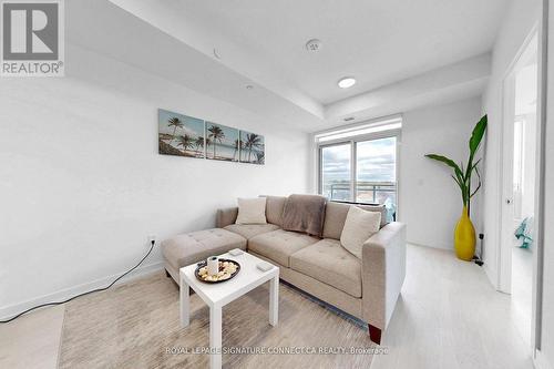 509 - 2501 Saw Whet Boulevard, Oakville, ON - Indoor Photo Showing Living Room