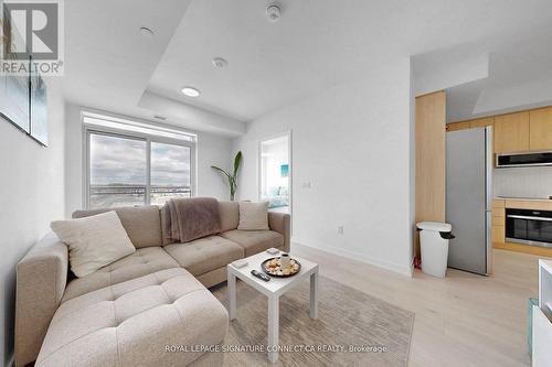509 - 2501 Saw Whet Boulevard, Oakville, ON - Indoor Photo Showing Living Room
