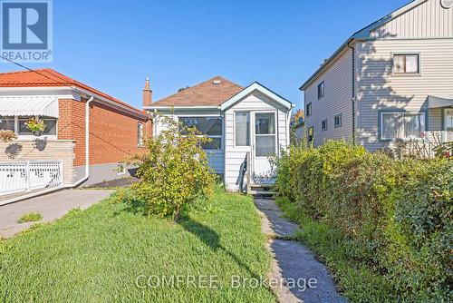18 GLASGOW AVENUE  Toronto (Clairlea-Birchmount), ON M1K 1C1