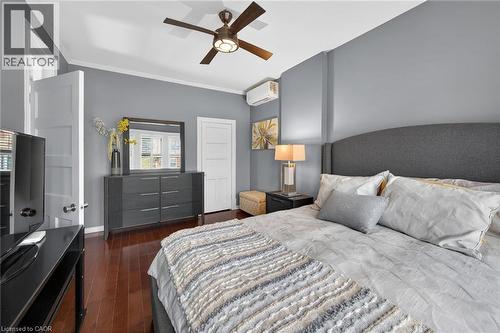 179 Macnab Street N, Hamilton, ON - Indoor Photo Showing Bedroom