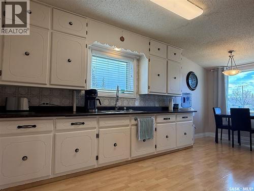 278 8Th Avenue E, Melville, SK - Indoor Photo Showing Kitchen