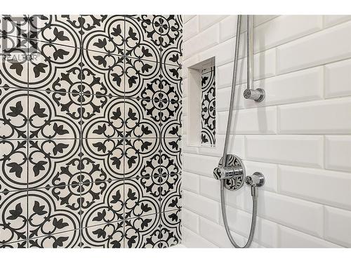 Updated main bathroom - 4 pc - 133 Wyndham Crescent Unit# 110, Kelowna, BC - Indoor