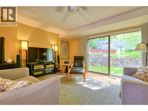 8 Windmill Crescent, Williams Lake, BC - Indoor Photo Showing Living Room