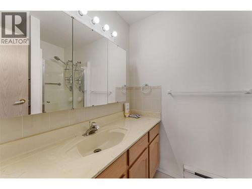 2477 Ingram Road Unit# 310, West Kelowna, BC - Indoor Photo Showing Bathroom