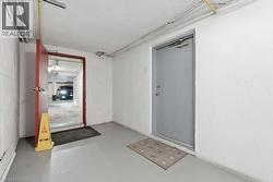 Image quality insufficient for description - 