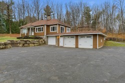 17 Ch. des Lilas  Sainte-Anne-Des-Lacs, QC J0R 1B0