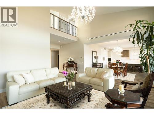 274 Summer Wood Drive, Kelowna, BC - Indoor Photo Showing Living Room