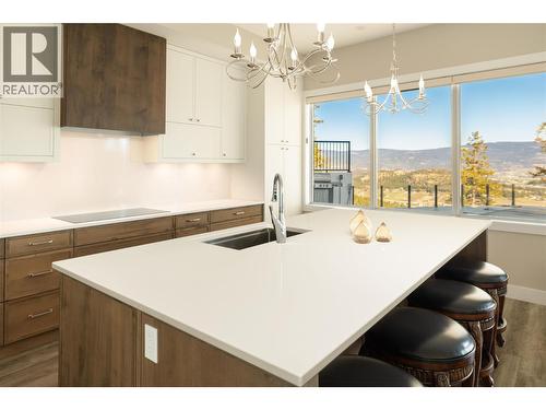 274 Summer Wood Drive, Kelowna, BC - Indoor Photo Showing Kitchen With Double Sink With Upgraded Kitchen