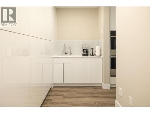 274 Summer Wood Drive, Kelowna, BC - Indoor Photo Showing Bathroom