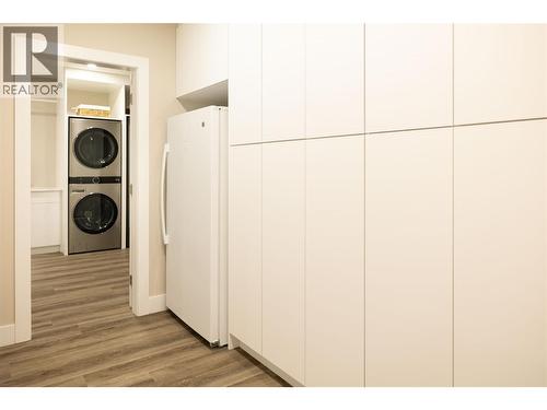 274 Summer Wood Drive, Kelowna, BC - Indoor Photo Showing Laundry Room