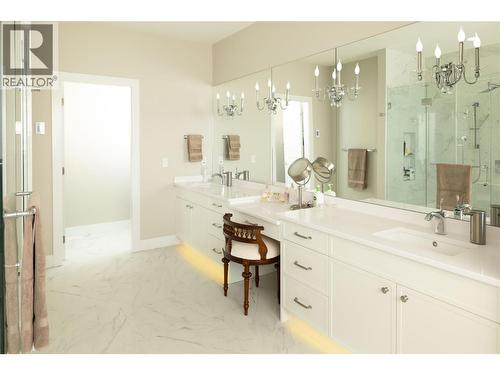 274 Summer Wood Drive, Kelowna, BC - Indoor Photo Showing Bathroom