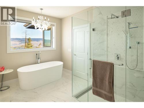 274 Summer Wood Drive, Kelowna, BC - Indoor Photo Showing Bathroom