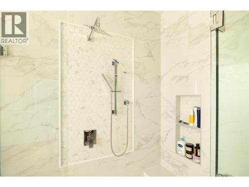 274 Summer Wood Drive, Kelowna, BC - Indoor Photo Showing Bathroom