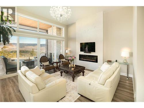 274 Summer Wood Drive, Kelowna, BC - Indoor Photo Showing Living Room With Fireplace